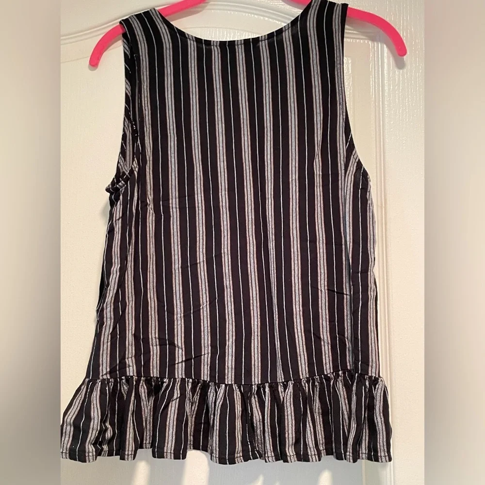 American Eagle small tank top - Picture 2 of 3